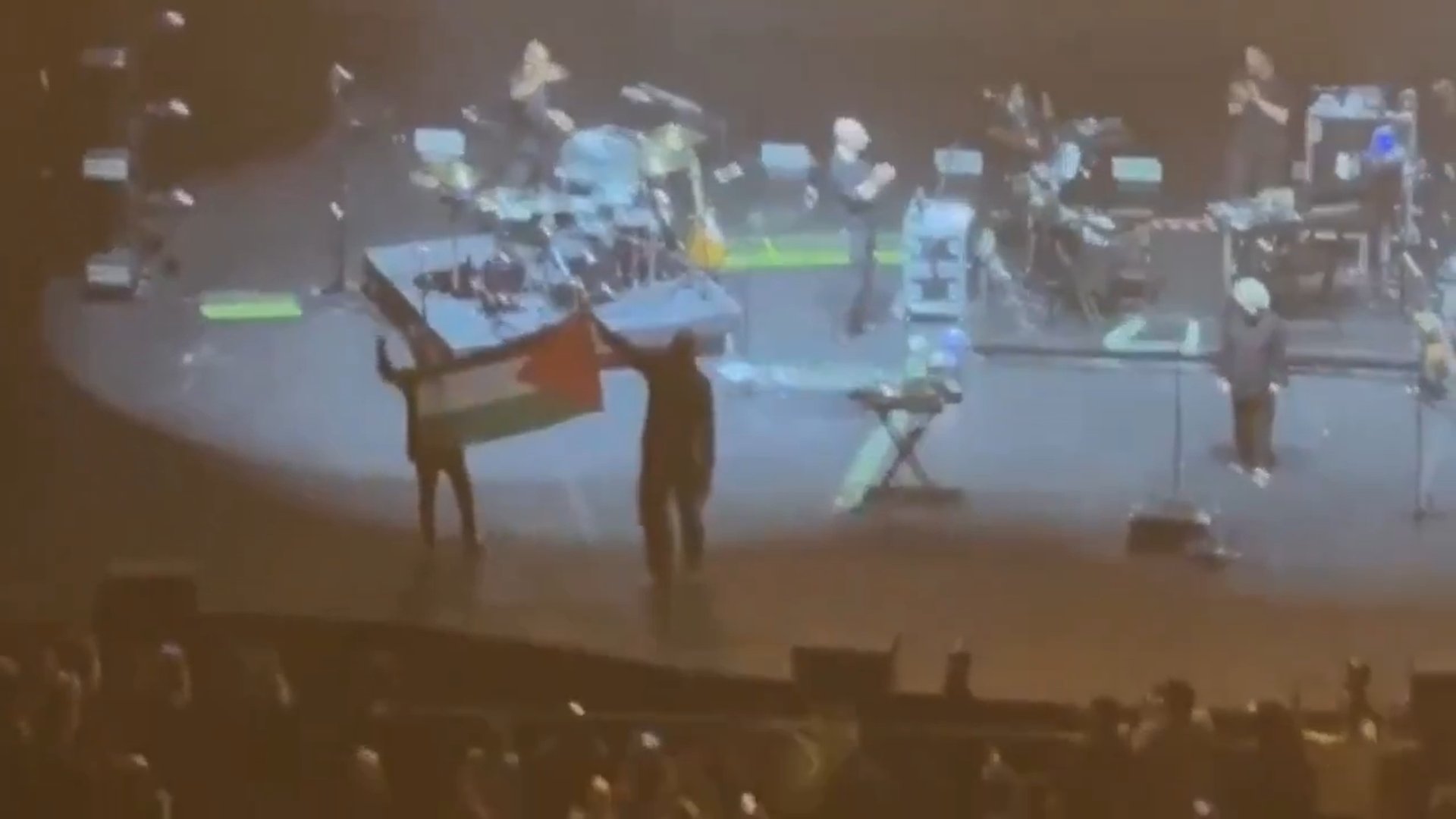 Video thumbnail for Singapore bans UK band Massive Attack over Palestinian flag