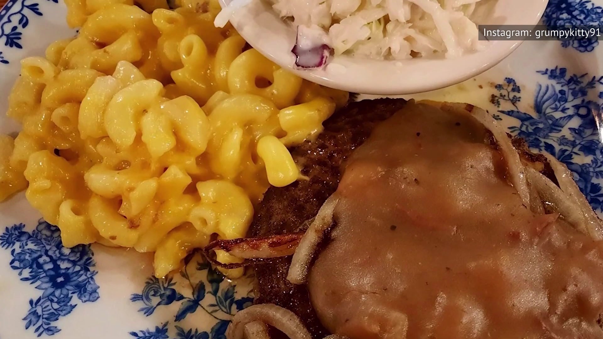 Video thumbnail for This Is Why Cracker Barrel's Mac And Cheese Is So Delicious