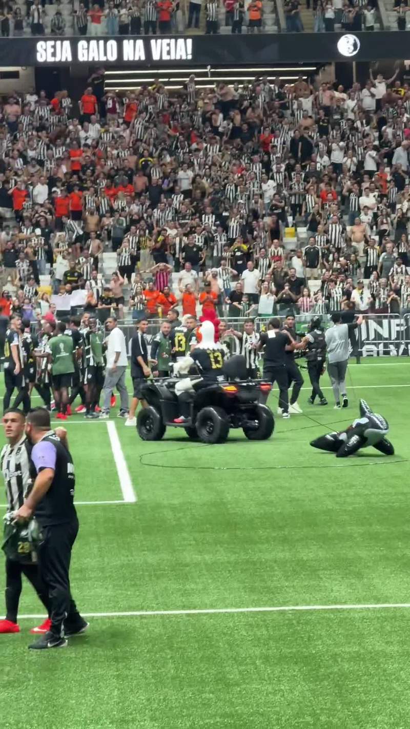 Video thumbnail for Atletico Mineiro Sudamericana Celebration against Santos