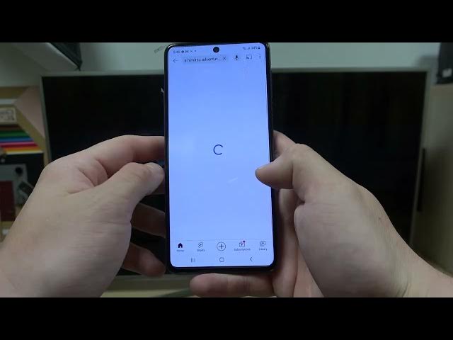 Video thumbnail for How to Cast Screen from Samsung Galaxy M53 to TV with Youtube app - Samsung Smart TV