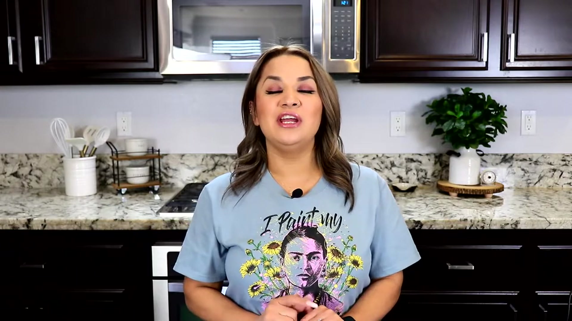 Video thumbnail for How to make Mexican Cheese _ Beans Enfrijoladas Easy Recipe(720P_60FPS)