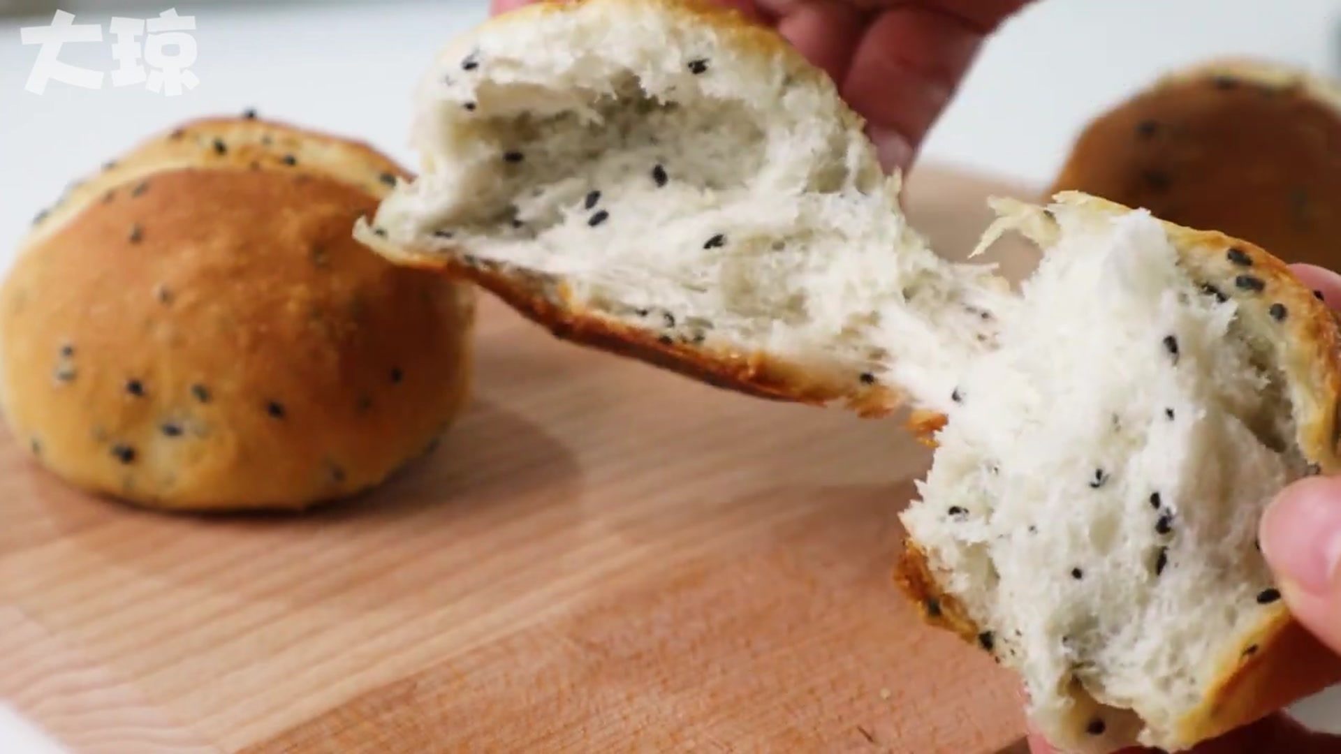 Video thumbnail for No Knead Sesame Bread(720P HD)