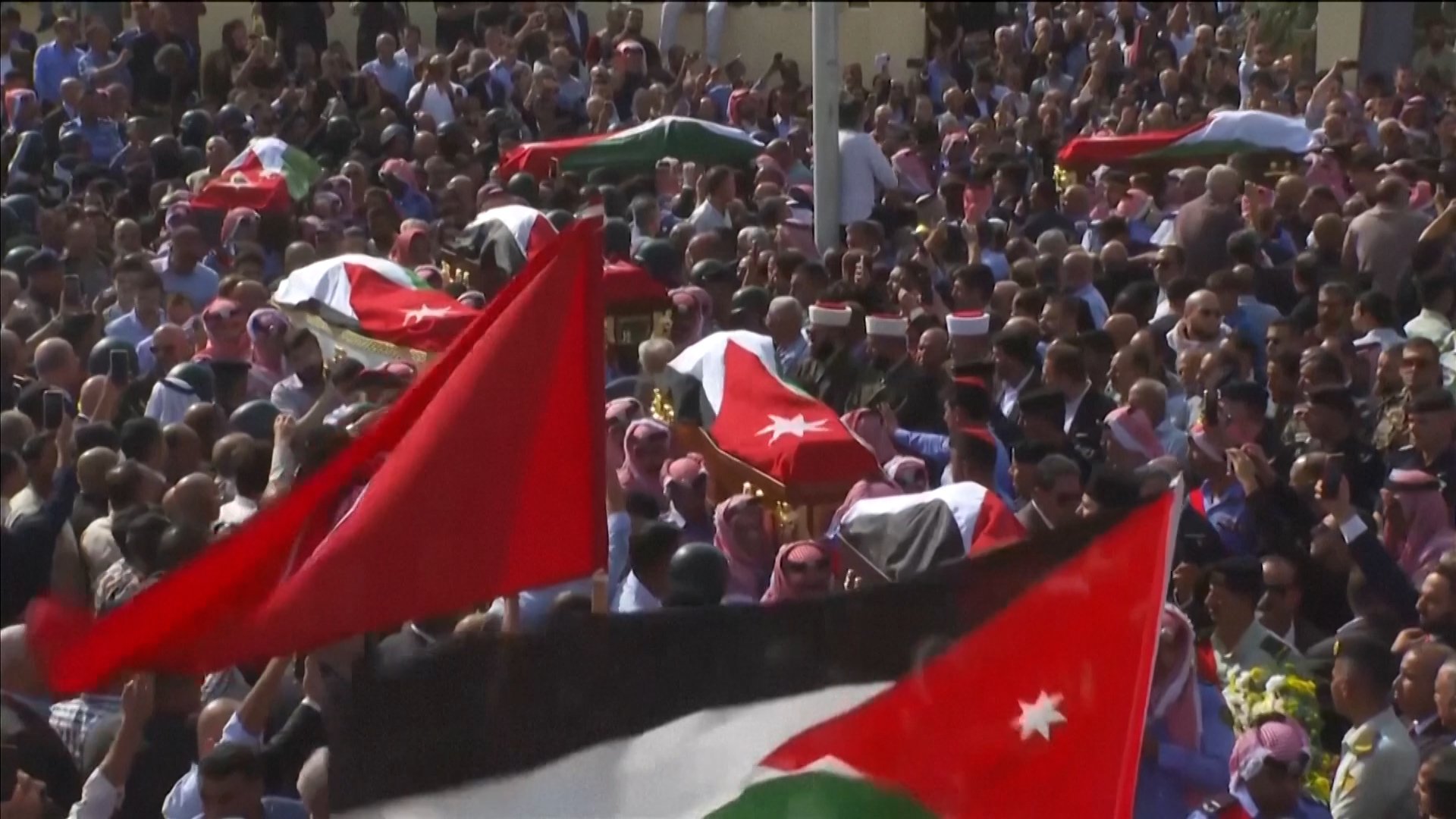 Video thumbnail for Jordanians mourn victims of deadly church attack