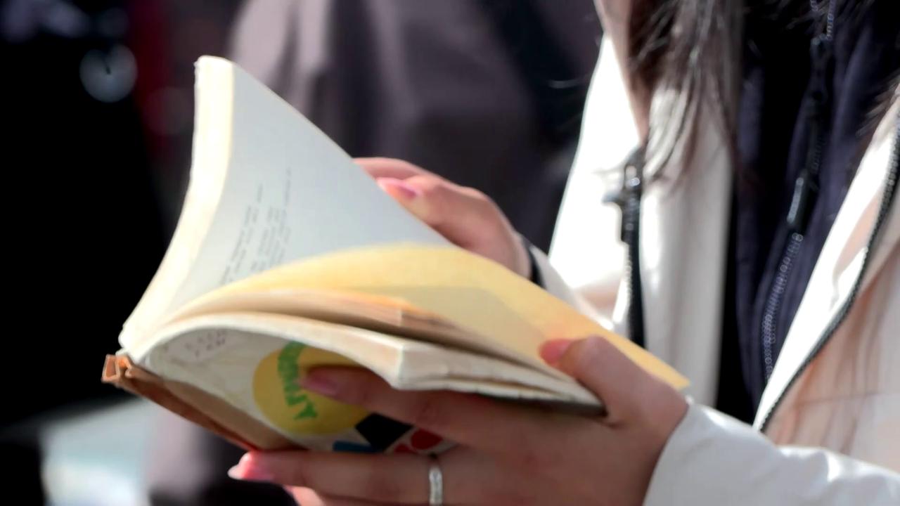 Video thumbnail for Mongolia: National Book Festival Opens in Ulan Bator.