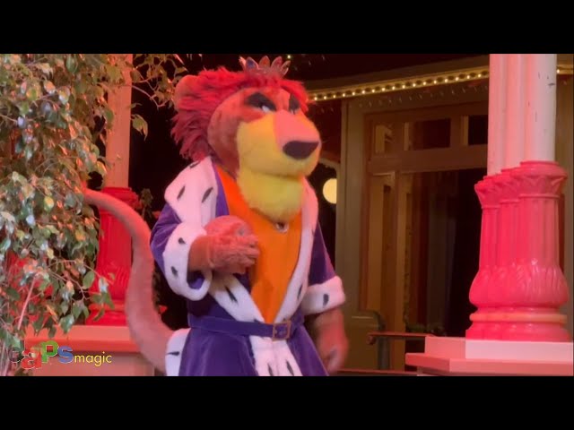 Video thumbnail for King Leonidas - Disneyland After Dark: Villains Nite