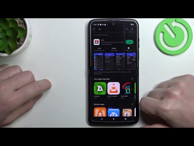 Video thumbnail for Motorola RAZR 2022 - How To Install Rar & Zip Packing Unpacking App