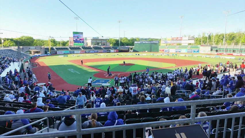 Video thumbnail for New York Giants players and fans raise money for autism awareness in Rockland County