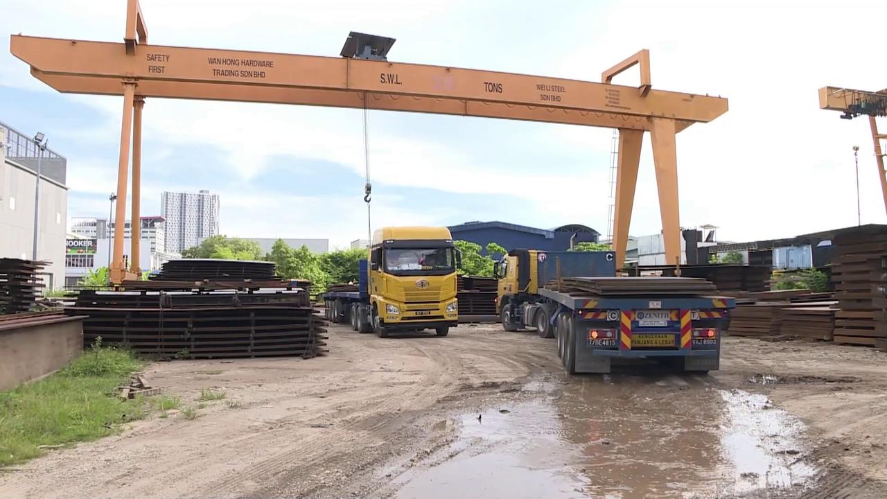 Video thumbnail for Malaysia: Malaysia's PPI rebounds 7.4 pct in Q2 on mining gains.