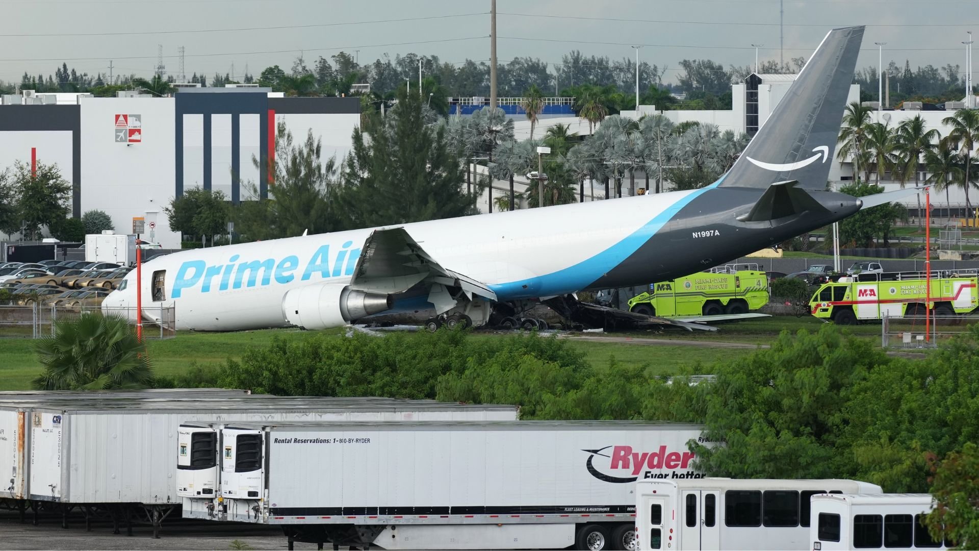 Video thumbnail for At least five killed after Amazon cargo plane crash in Miami airport