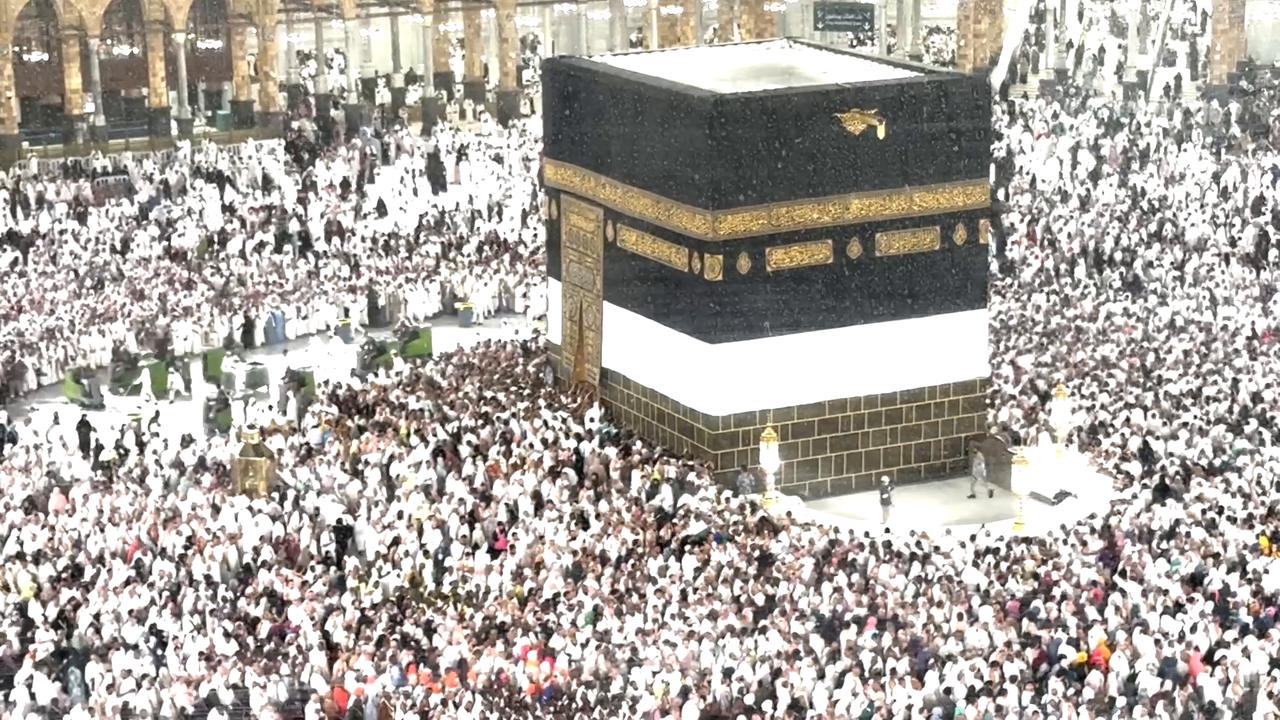 Video thumbnail for Saudi Arabia: Tawaf area around Kaaba cleaned for Hajj season in Mecca.