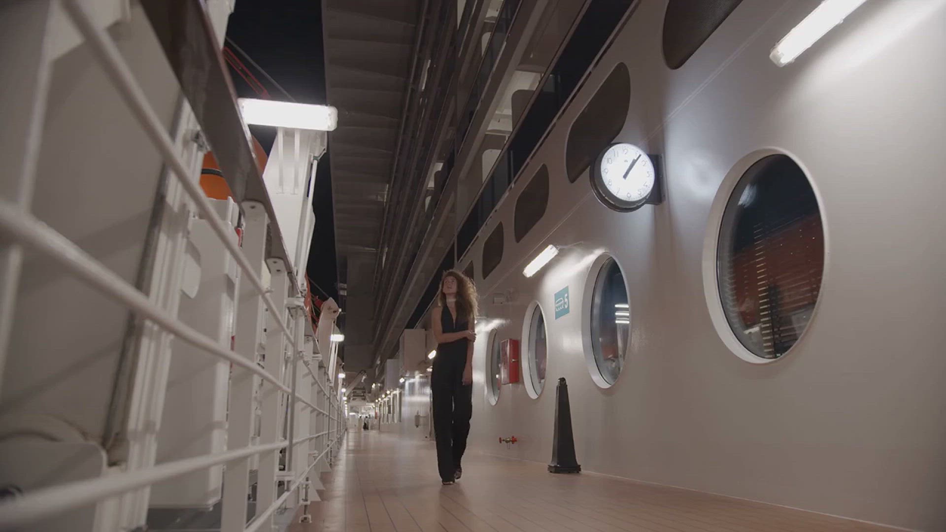 Video thumbnail for Jill Whelan Says a Love Boat Sequel Would Be 'Fabulous,' Jokes Vicki Might Be Remarried 'Like Me' (Exclusive)