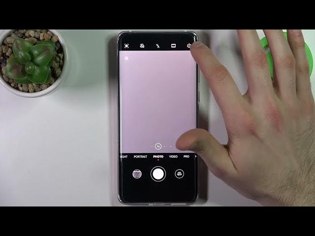 Video thumbnail for How to Change the Camera Aspect Ratio on the HUAWEI Mate 50 Pro