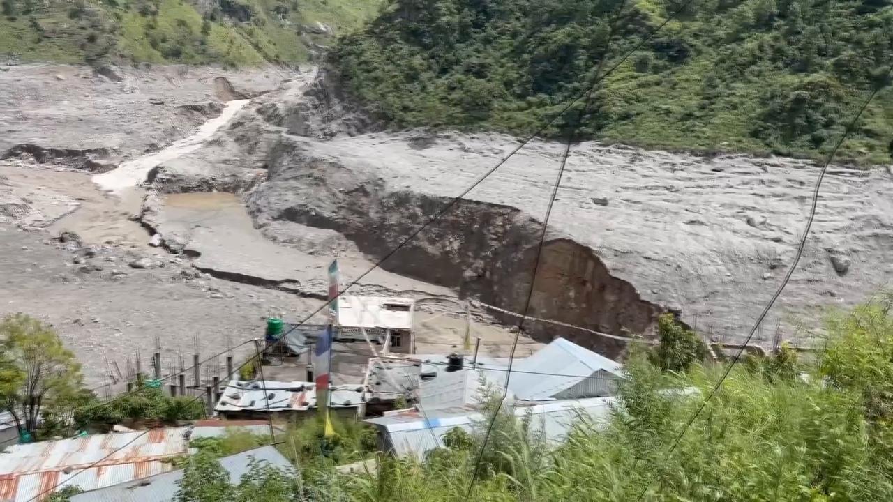 Video thumbnail for Nepal: Nepal mudslide death toll rises to 1,093.