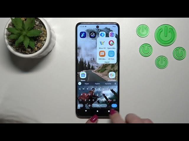 Video thumbnail for How to Create Home Screen Folders on MOTOROLA Moto G13