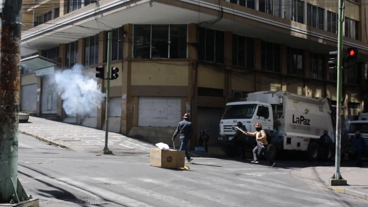 Video thumbnail for Bolivia: Bolivia crisis deepens as protesters reach La Paz demanding president’s resignation.