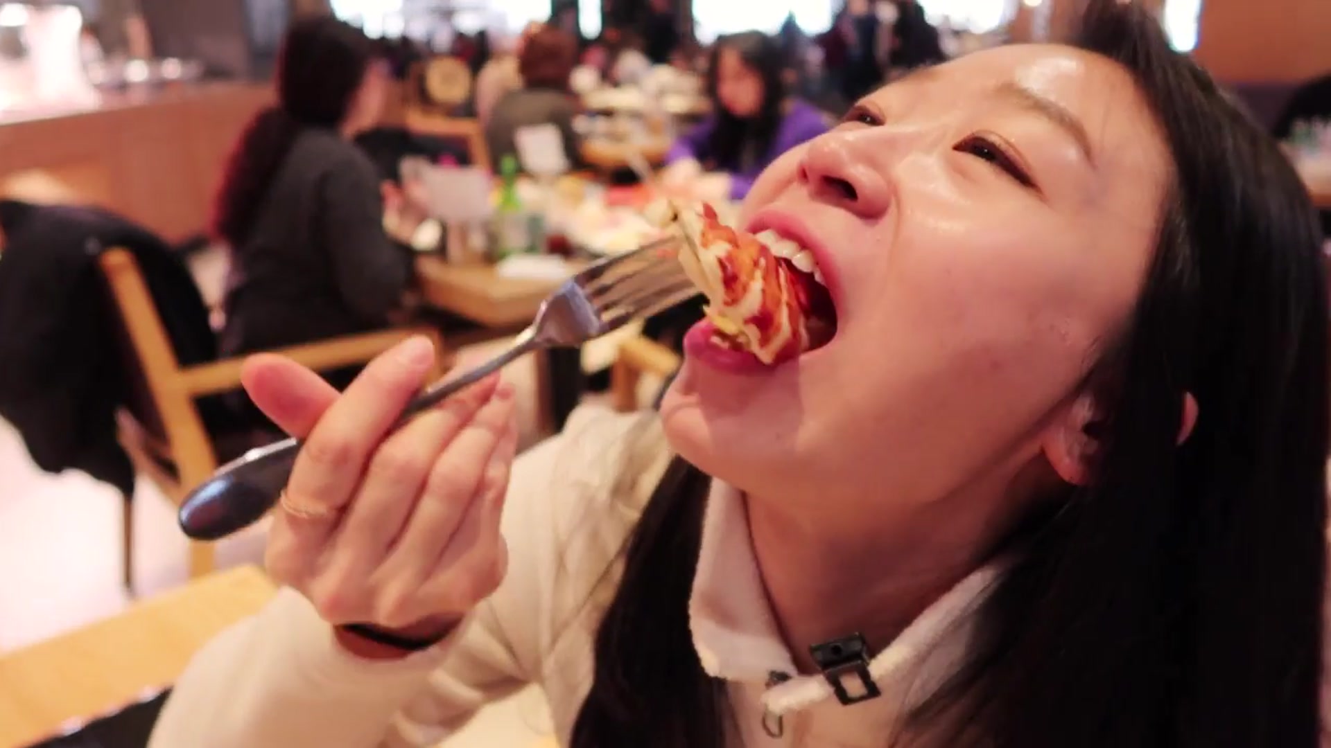 Video thumbnail for All You Can Eat Lobster Korean Buffet in Seoul South Korea Lotte world(720P_HD)