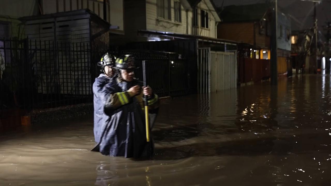 Video thumbnail for Chile: At least 4 dead as severe storm floods Chile's Santiago.