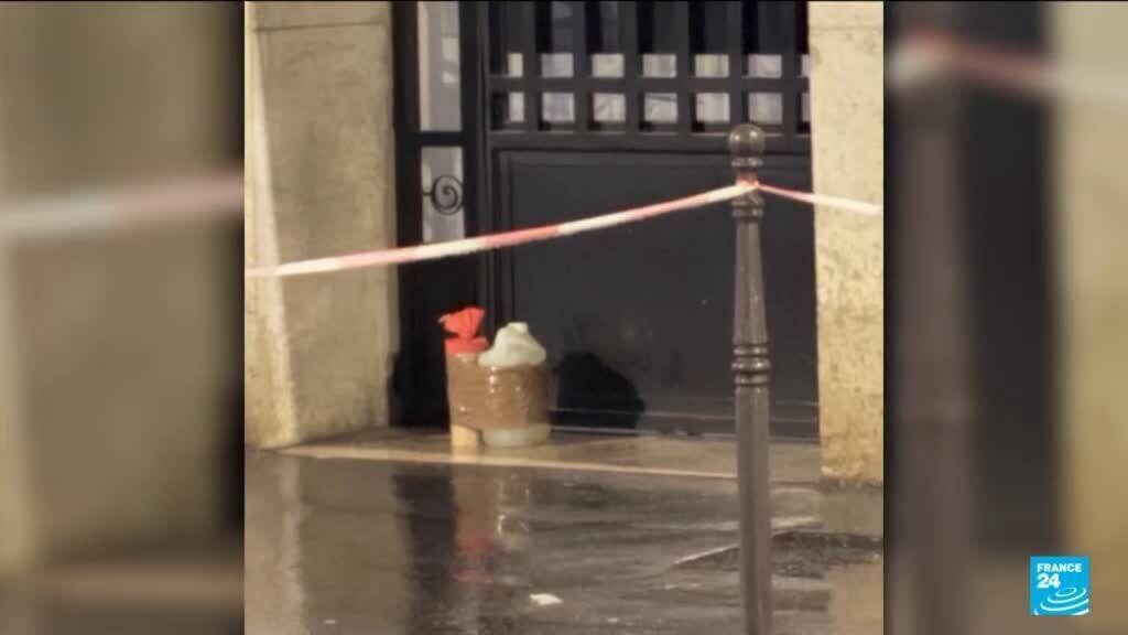 Video thumbnail for Police arrest two more over attempted attack on US bank HQ in Paris