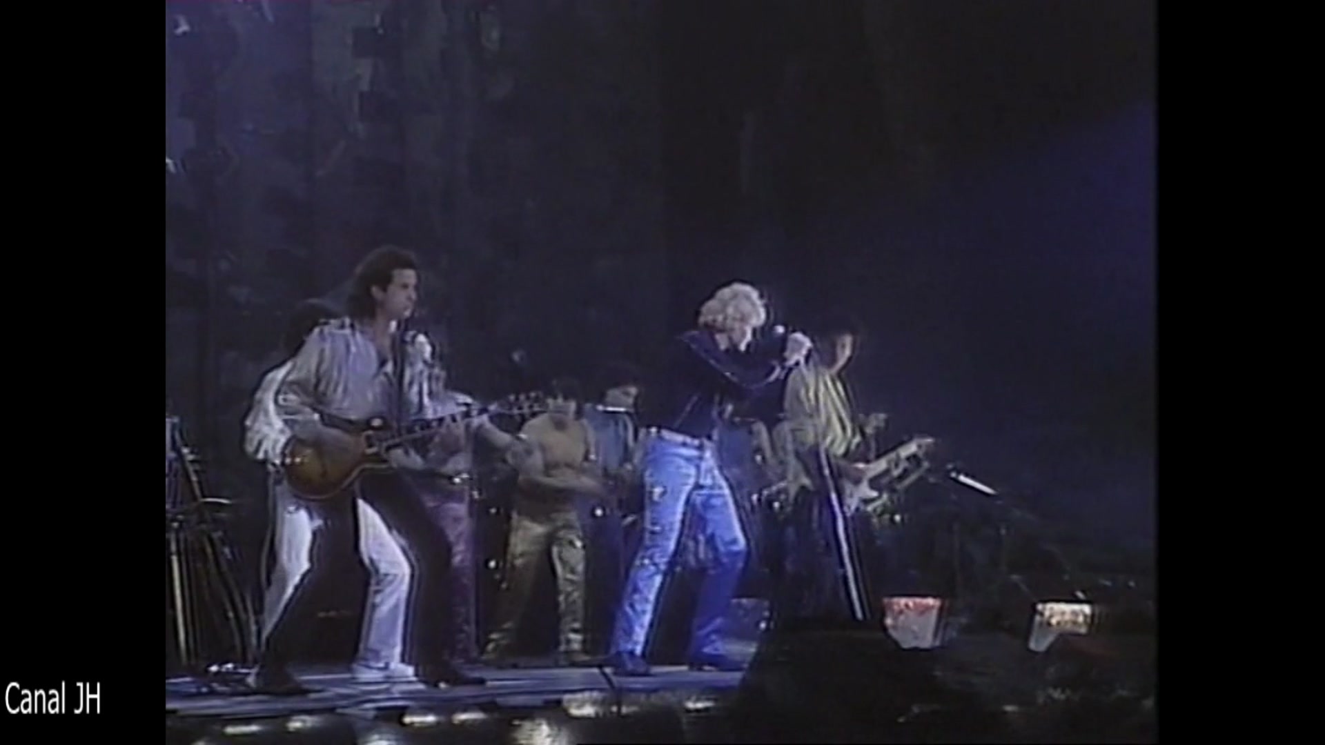 Video thumbnail for Johnny Hallyday - Oh ma jolie Sarah - Palais des Sports 1982