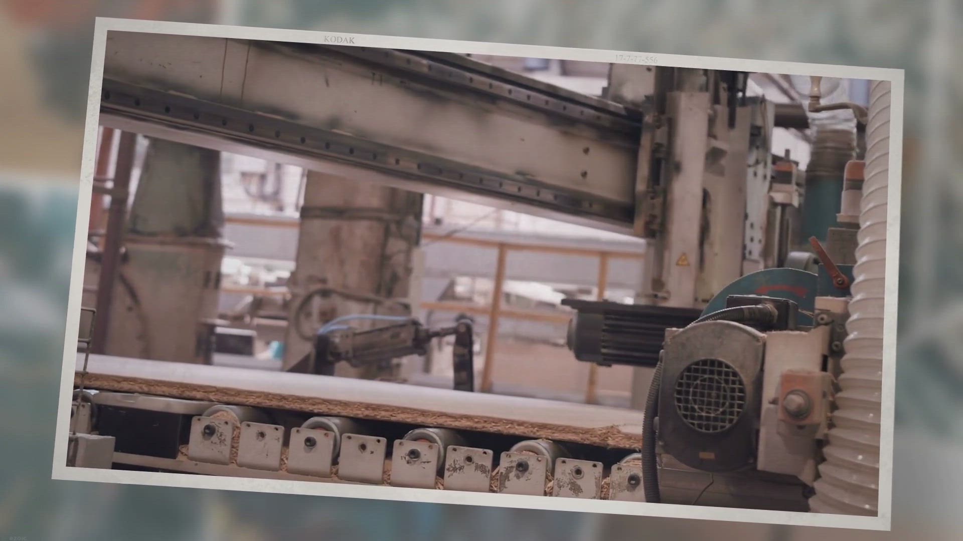 'Video thumbnail for Timberking Vs Wood-Mizer'