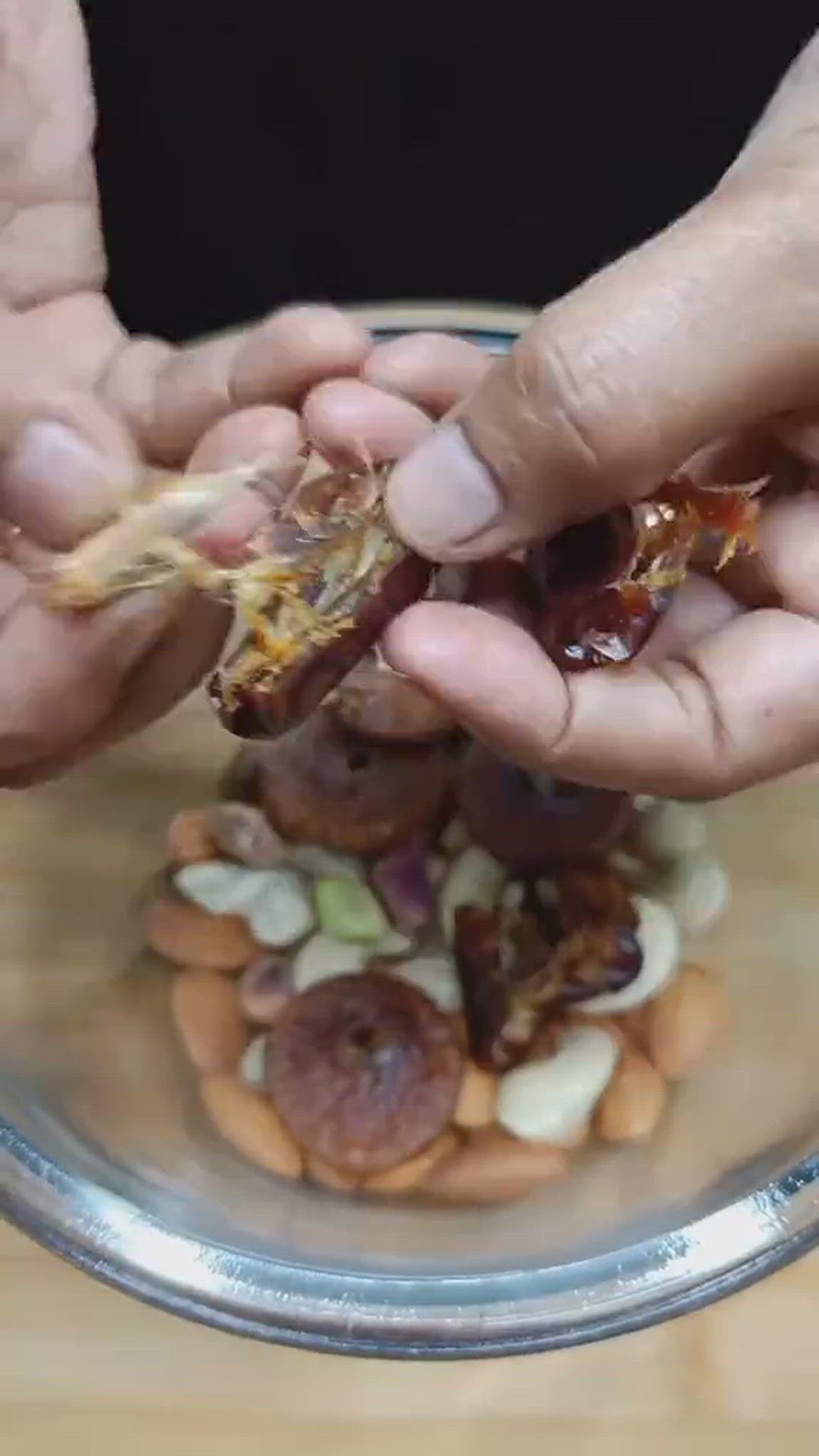 Video thumbnail for Healthy shake and dry fruit milk shake