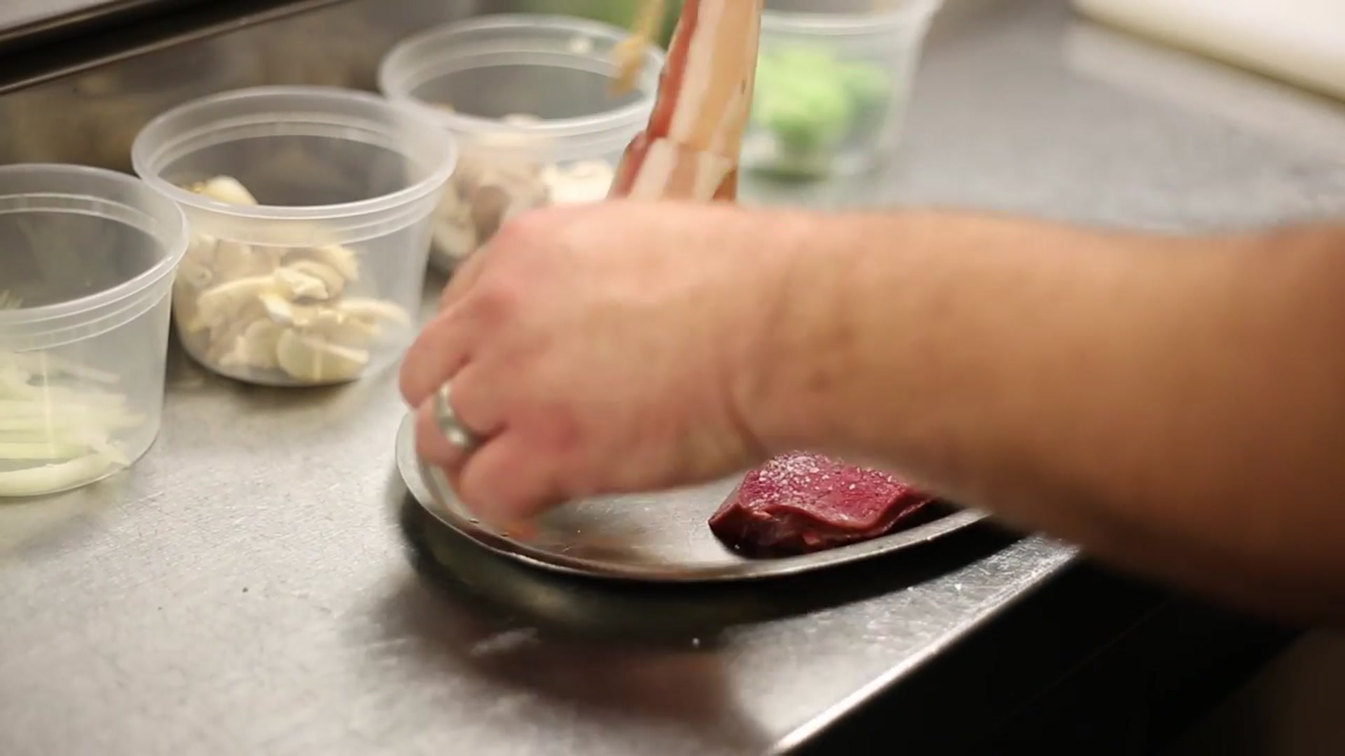 Video thumbnail for Bacon-Wrapped Venison Recipe(720P_HD)