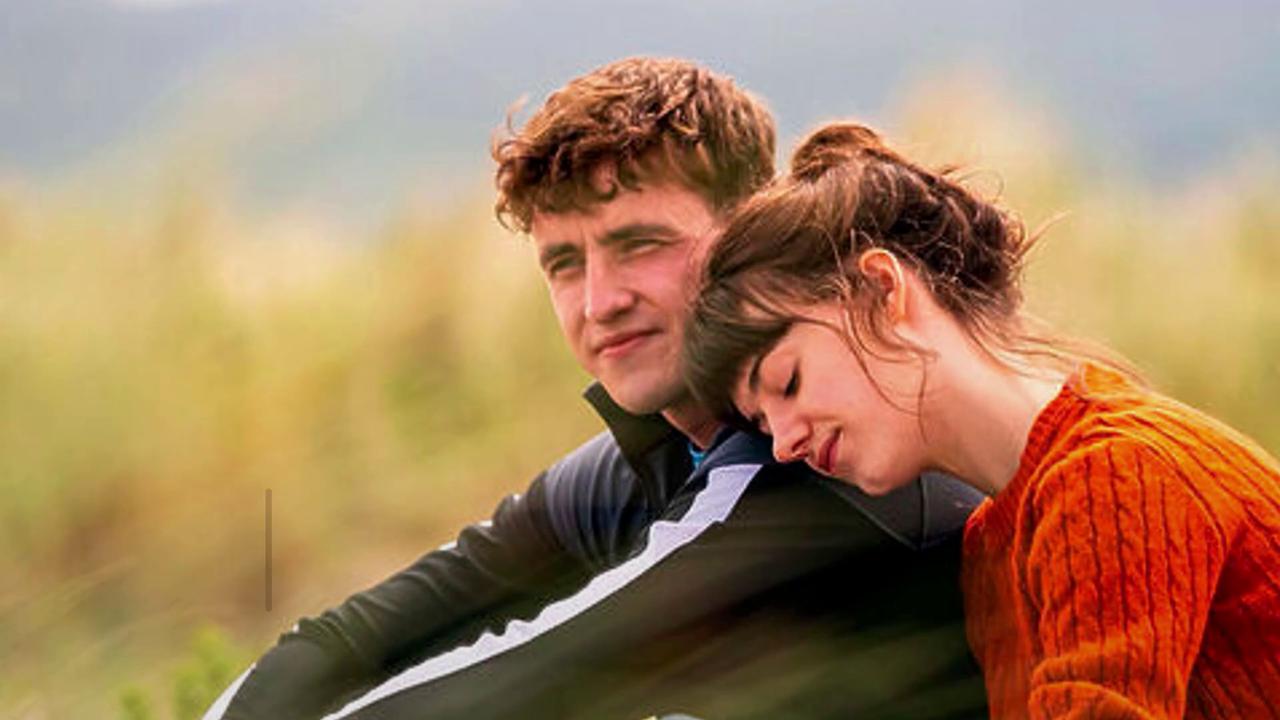 Video thumbnail for Daisy Edgar-Jones reveals 'long summers' inspired her Sense and Sensibility role.