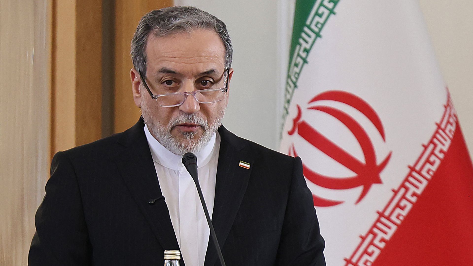 Video thumbnail for Iran’s FM Araghchi defends strikes on Kuwait, Bahrain as ‘self-defence’ against US attacks