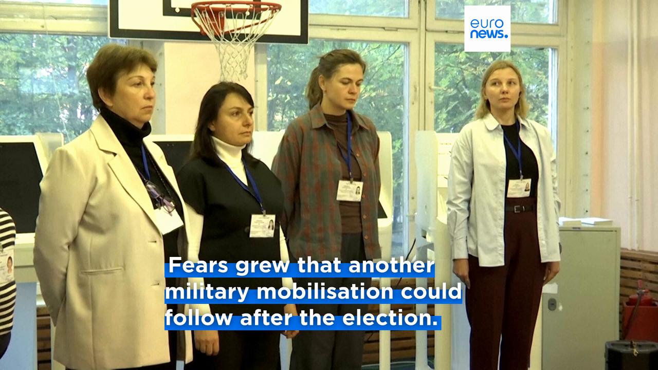 Video thumbnail for Russians vote in final day of parliamentary elections