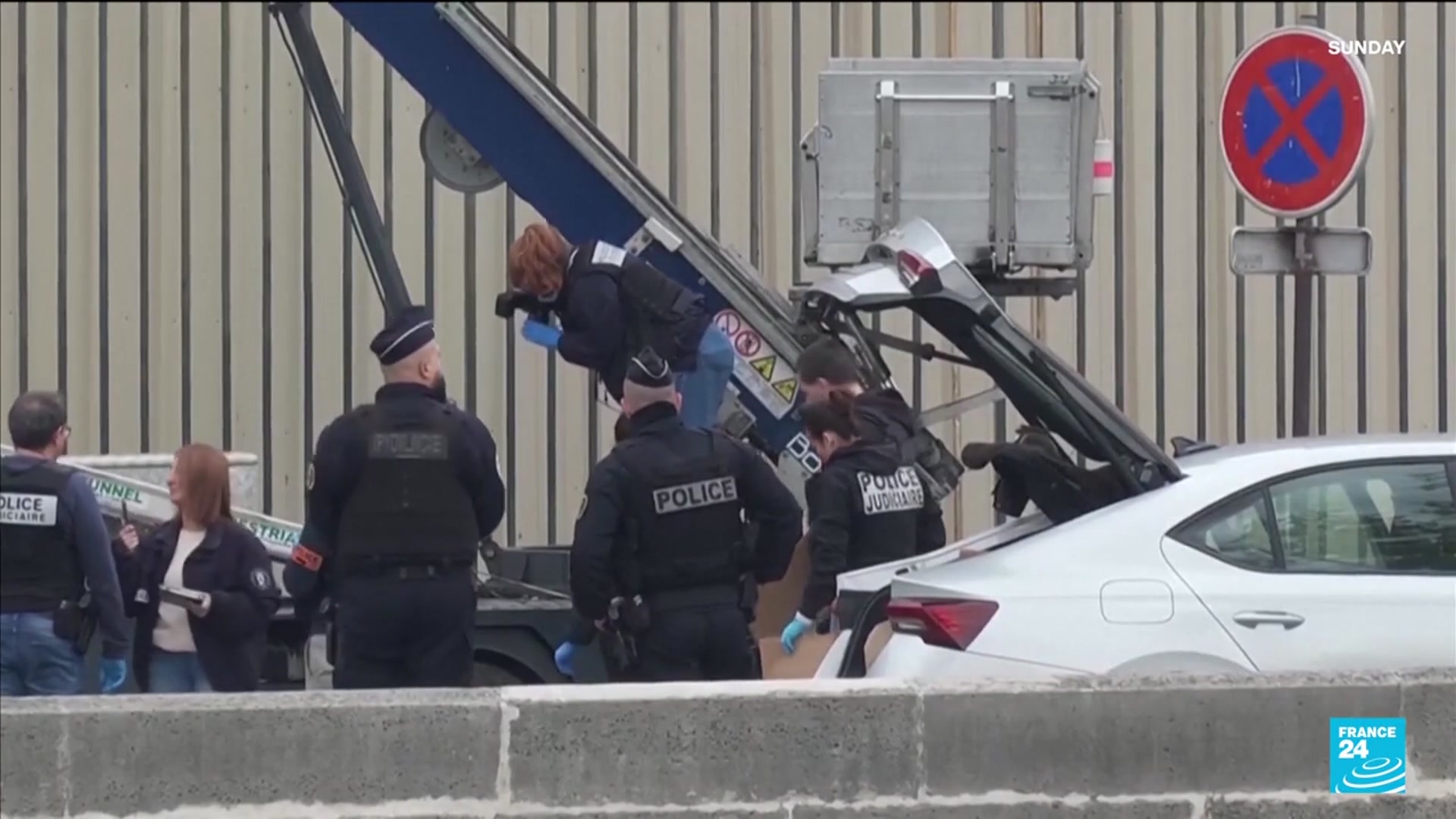 'Video thumbnail for Museums around the world are on high alert following Louvre heist'
