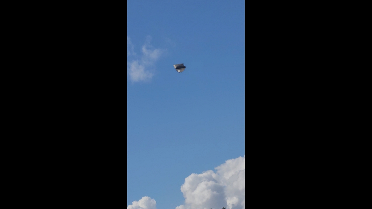 Video thumbnail for Tent Floats Away Like a Balloon in Santa Juana, Chile