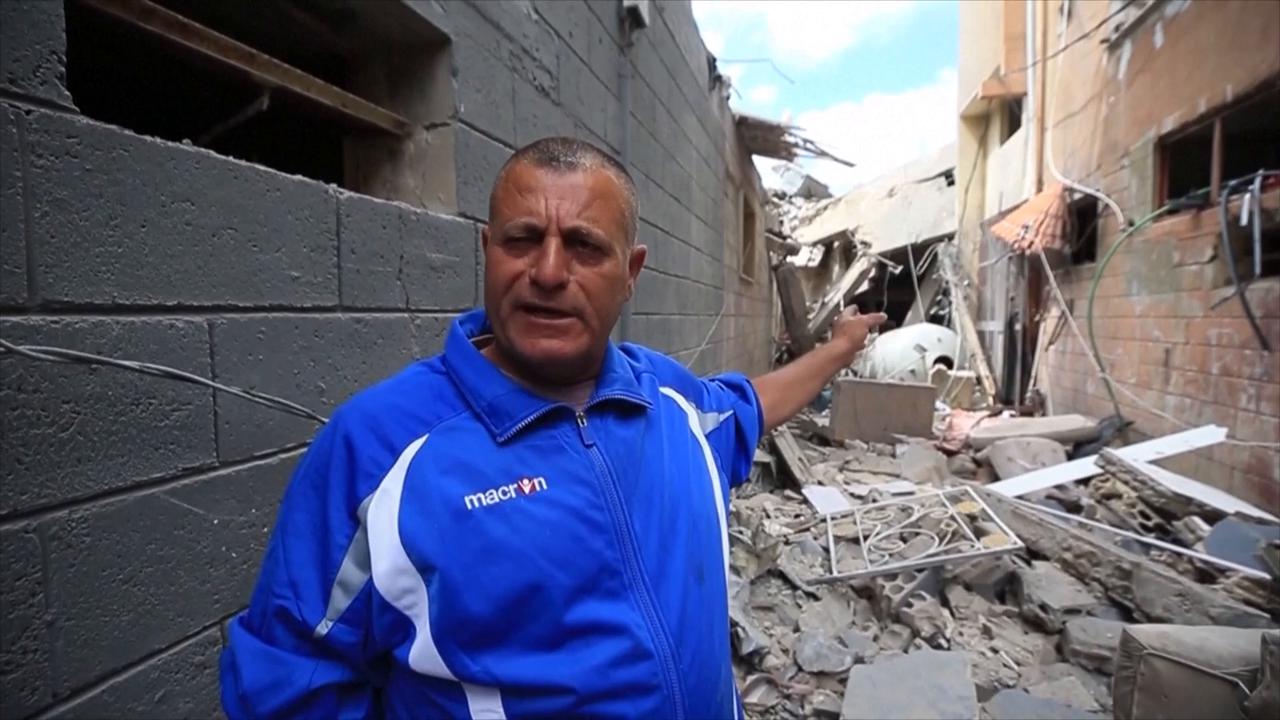 Video thumbnail for Lebanon: Israeli PM orders "deepening" of military operation in Lebanon.