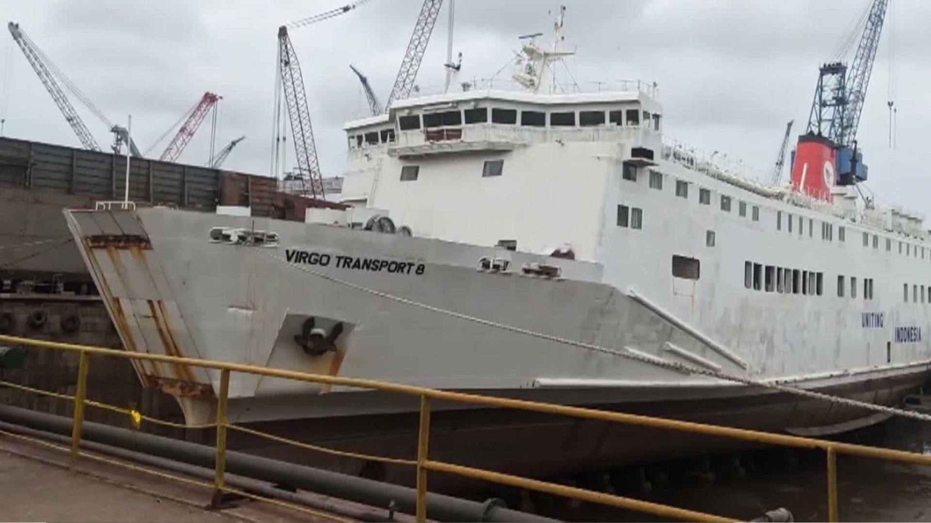Video thumbnail for Indonesia ferry capsizes in Java Sea, at least 100 rescued