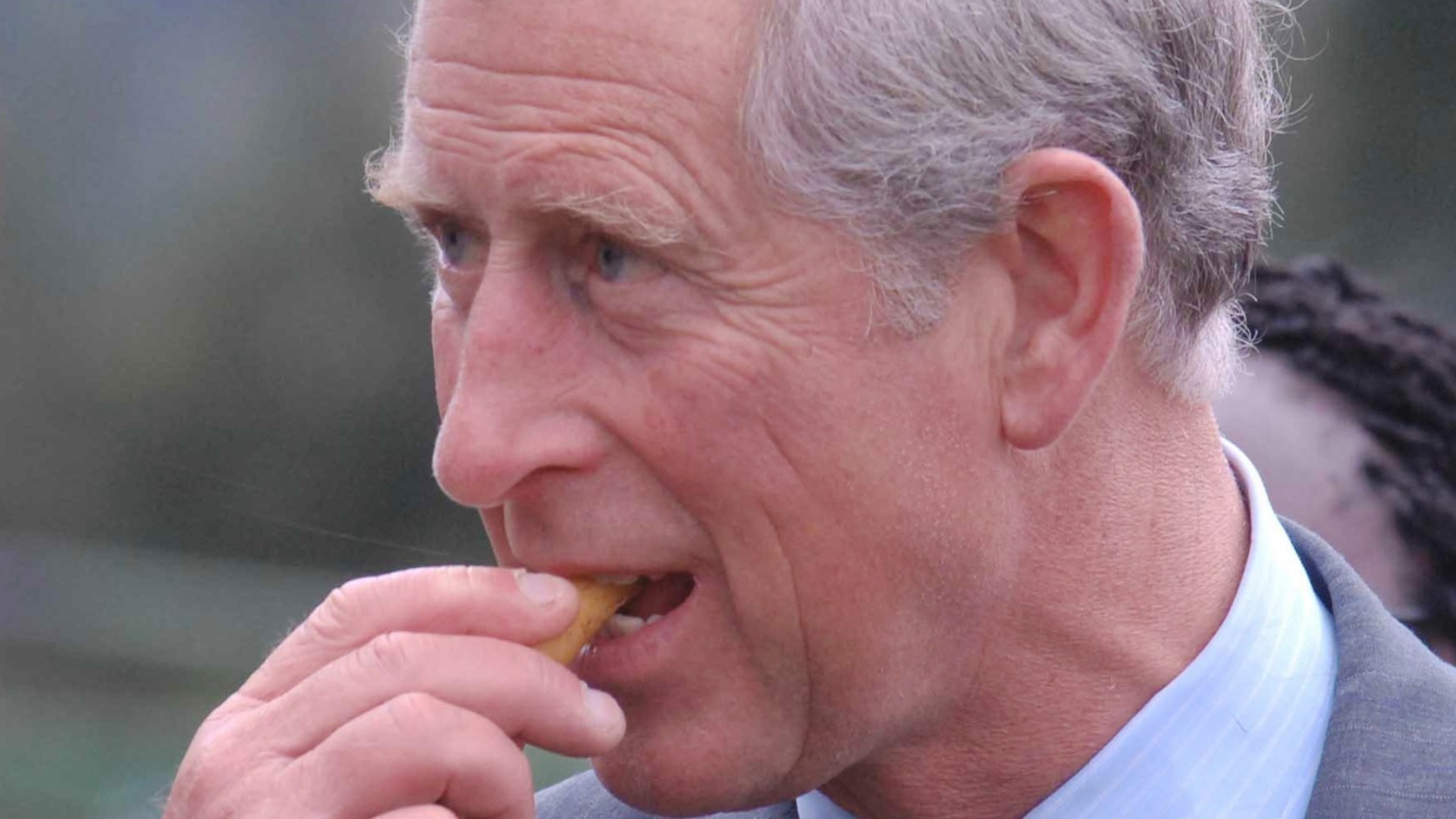 Video thumbnail for The Royal Dining Rule No One Is Allowed To Break