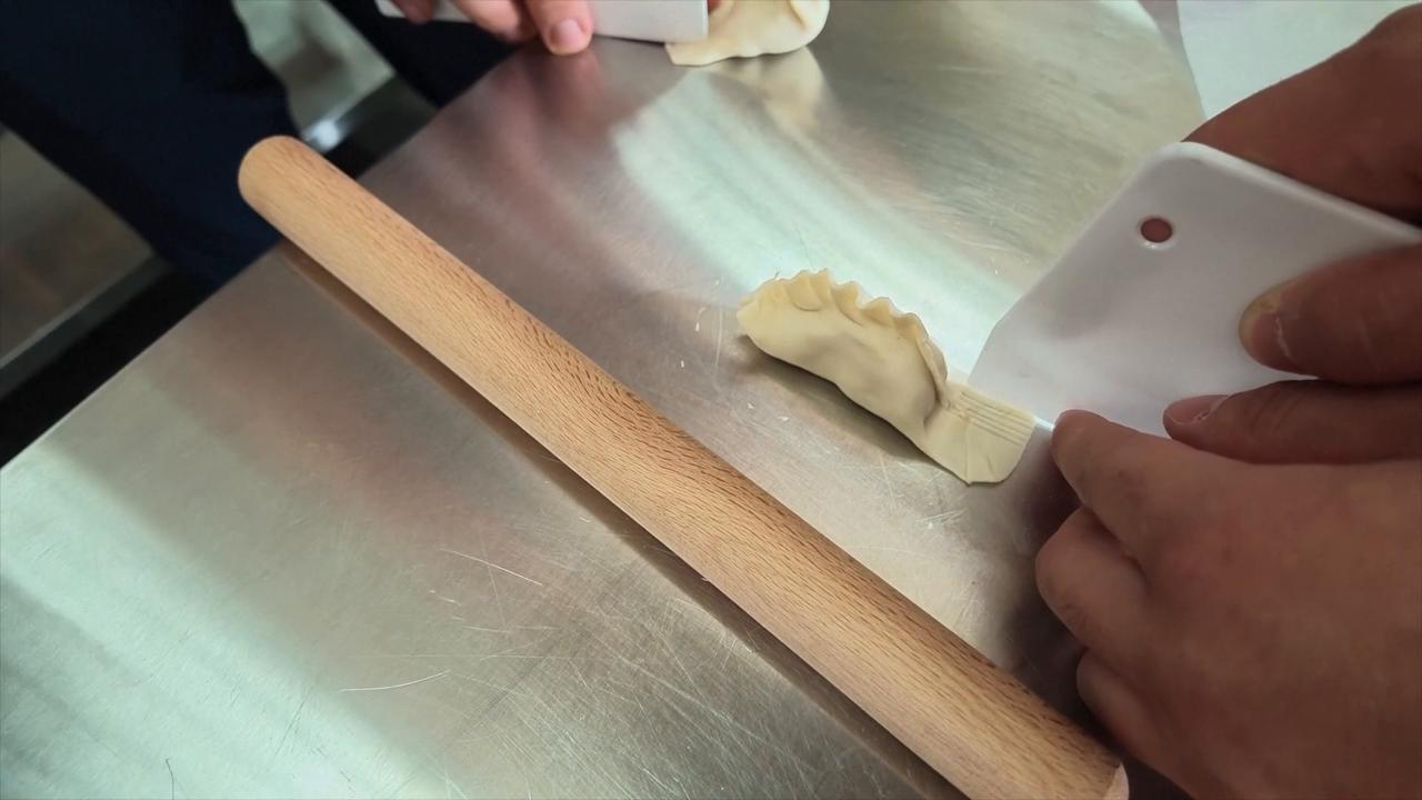 Video thumbnail for China: WorldSkills Competition puts spotlight on vocational training, education.