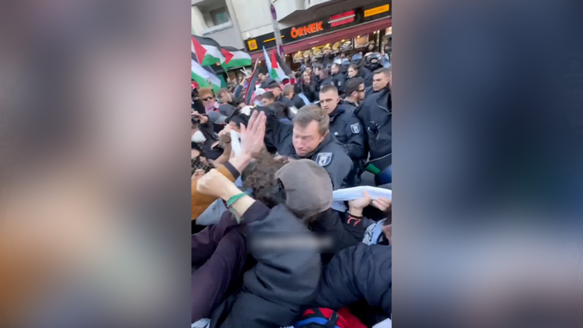 Video thumbnail for German police assault protesters at Nakba anniversary rally