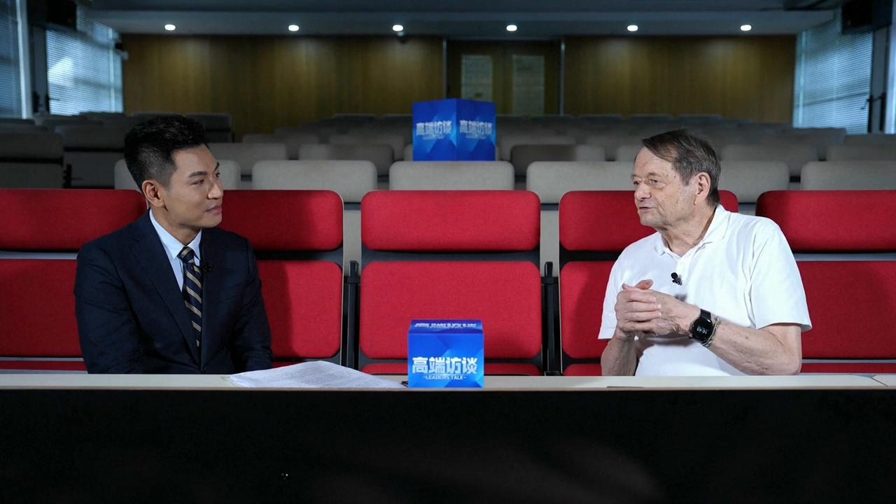 Video thumbnail for China: German scientist praises China's vision in AI.