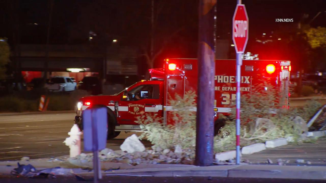 Video thumbnail for US, Phoenix: Phoenix Rollover Collision Involving Car Hauler Semi.