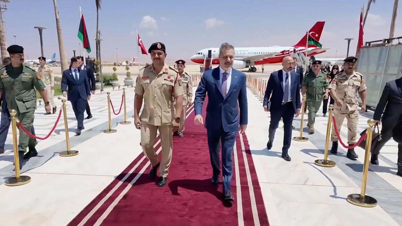 Video thumbnail for Libya: Turkish Foreign Minister visits Libya's Benghazi.