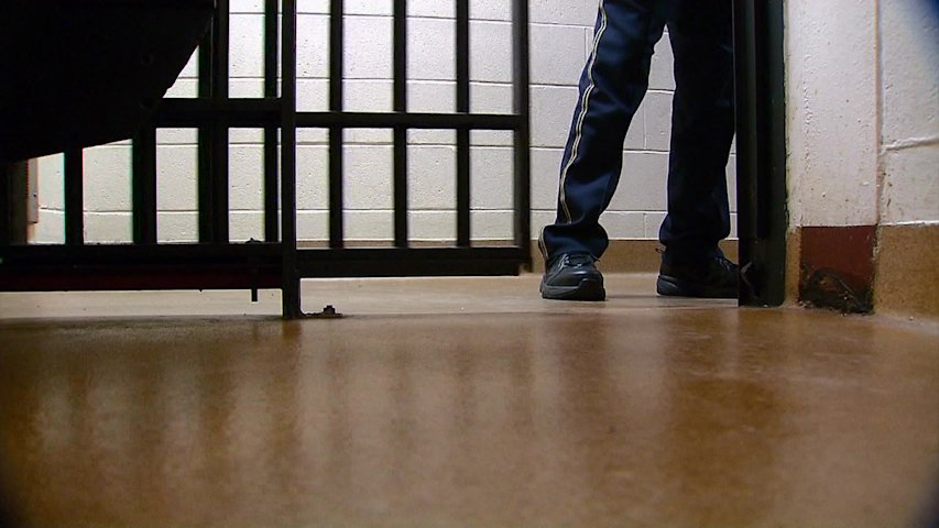 Video thumbnail for Push to end cash bail gets frosty reception from CT gubernatorial candidates