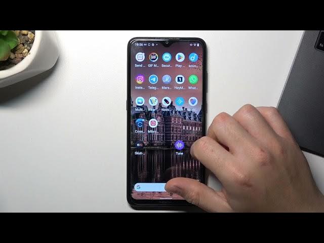 Video thumbnail for How to Merge Two Photos in Android