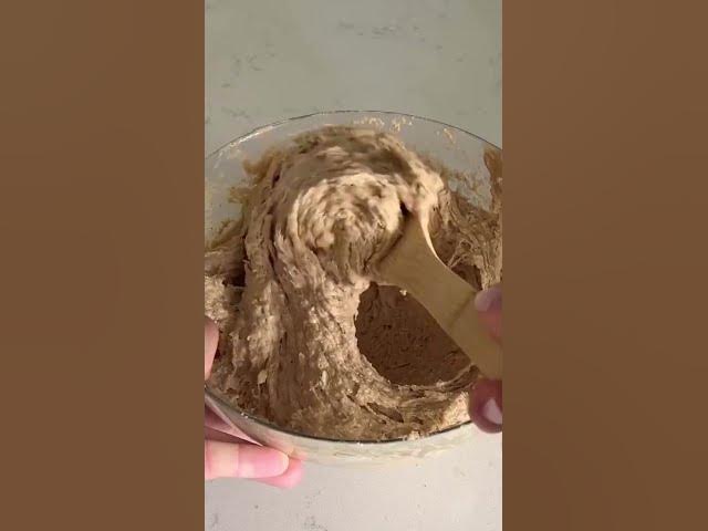 Video thumbnail for How to make low calorie Salted Caramel Banana Bread | Myprotein