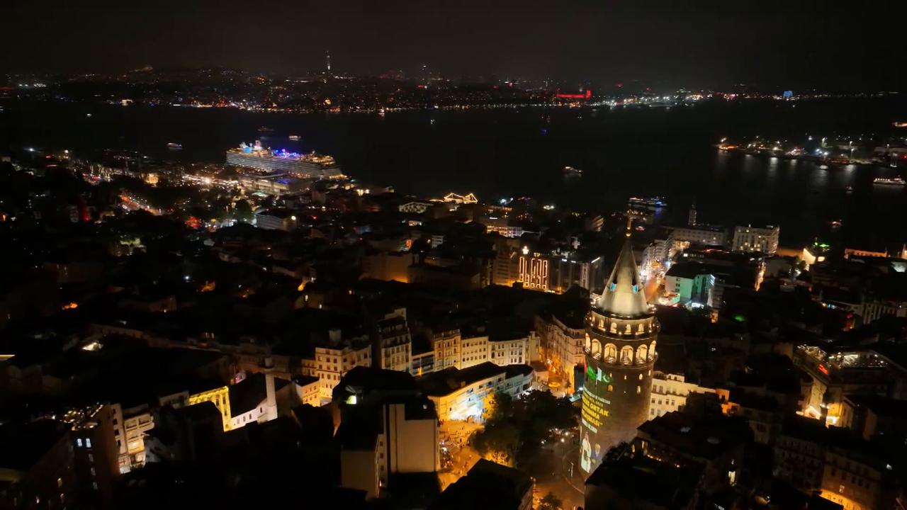 Video thumbnail for Türkiye: Istanbul’s landmarks display Mecca Joint Defense Agreement message.