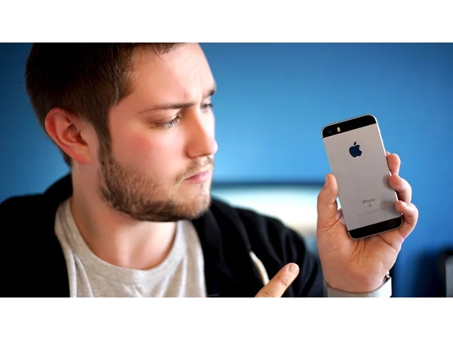 Video thumbnail for Why I'm keeping the iPhone SE