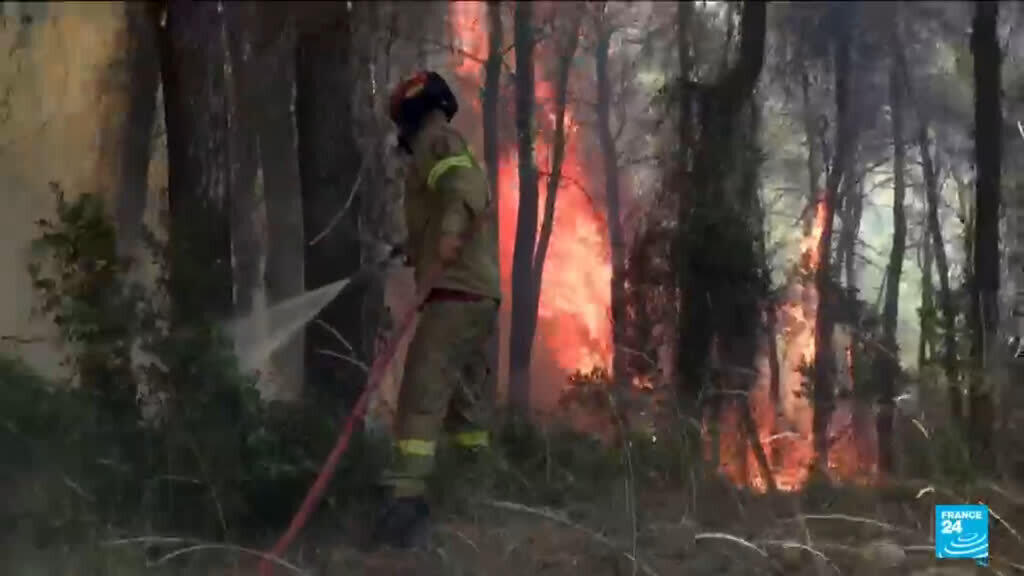 Video thumbnail for Fire spread deeper into Athens region
