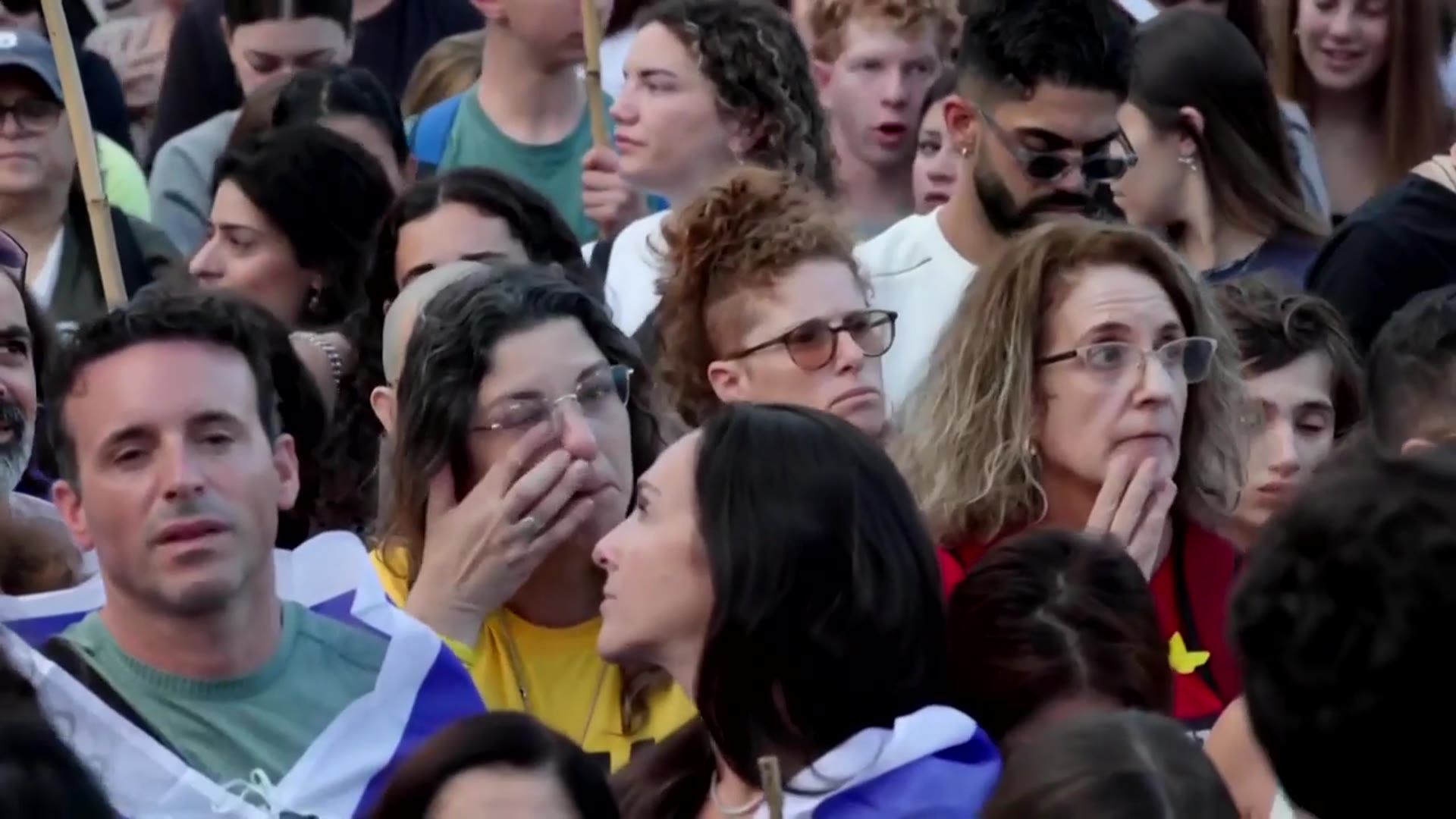 'Video thumbnail for WATCH: Tel Aviv crowds chant 'thank you Trump' as they watch Israeli hostages return'