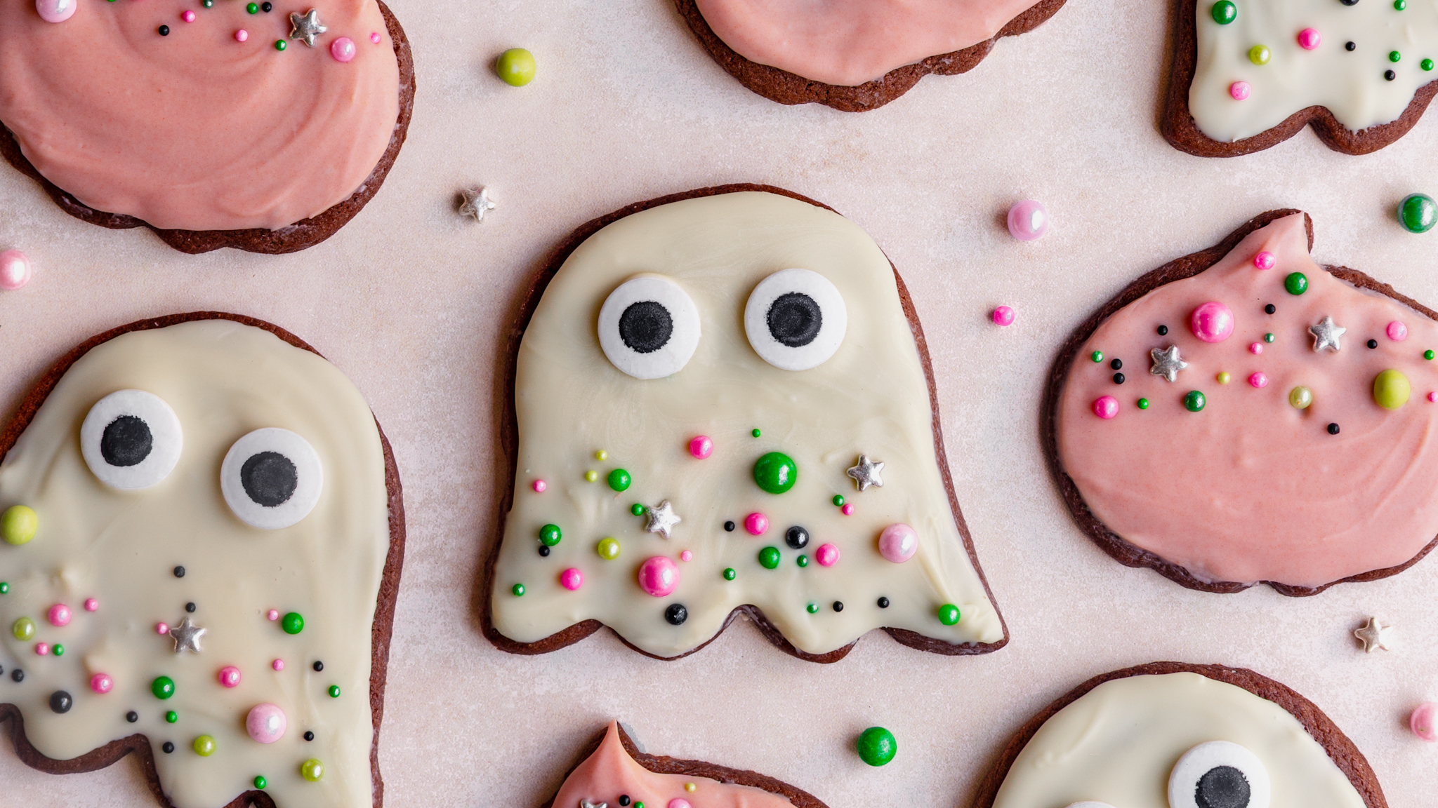 Video thumbnail for Easy Chocolate Halloween Biscuits