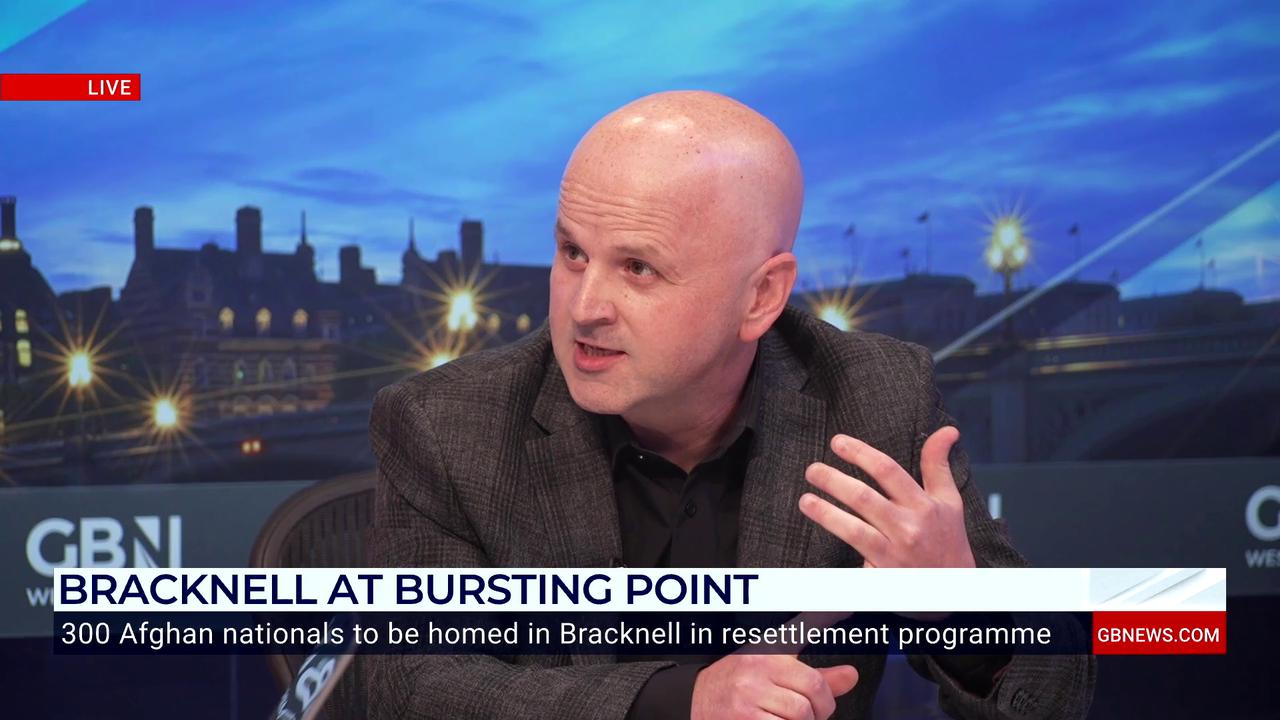 Video thumbnail for Councillor who called for local residents to receive same support as migrants 'reported to police' by Labour colleague