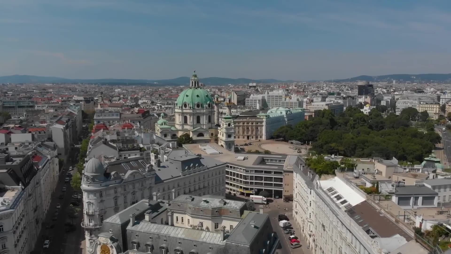 Video thumbnail for False Facts About Hot Dogs Everyone Actually Believes