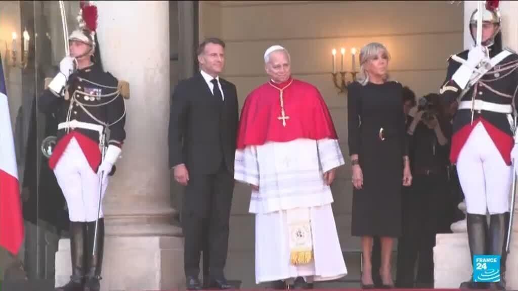Video thumbnail for Leo XIV in Paris: Pope arrives in France on first state visit in 18 years